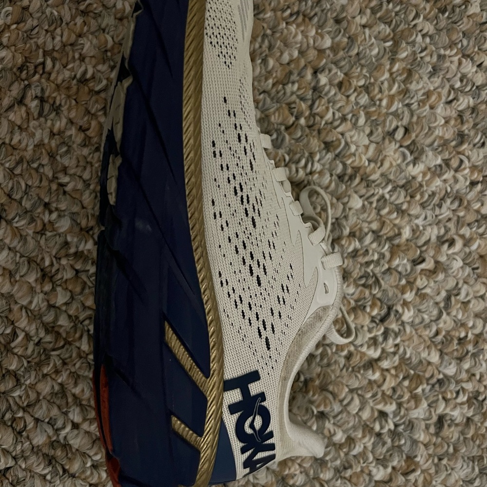 Size 8 Hoka shoes